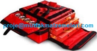 Bu pizza taşıma çantası yanlarında bulunan cepleri sayesinde içecek ve soslarınızı dökülmeden rahat bir şekilde taşıyabilmenize imkan sağlar - Cepli pizza taşıma çantası satış telefonu 0212 2370749
